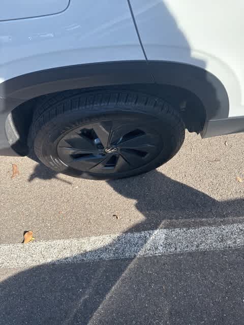 Thumbnail: 2025 Volkswagen Taos - 5