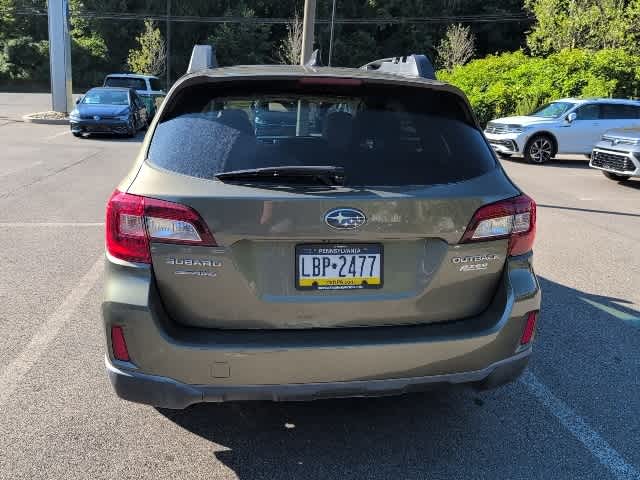 2017 Subaru Outback Premium photo 4