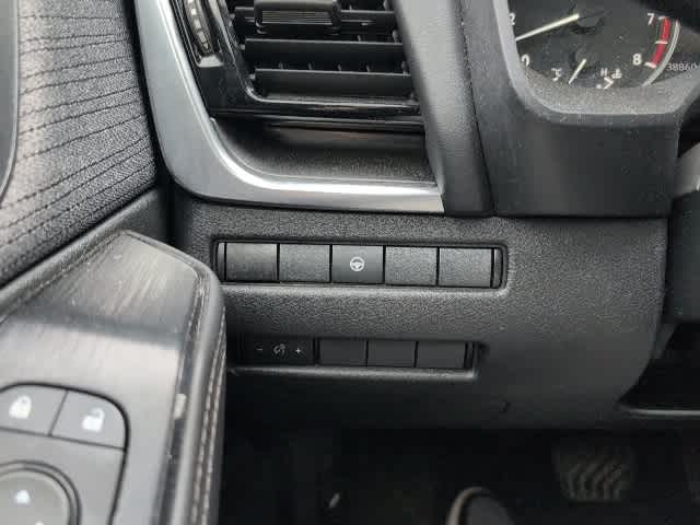 2021 Nissan Rogue SV 17