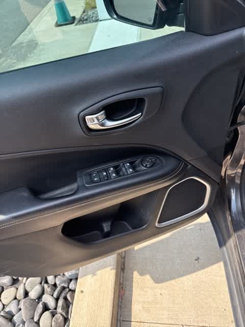 Thumbnail: 2019 Jeep Compass - 11