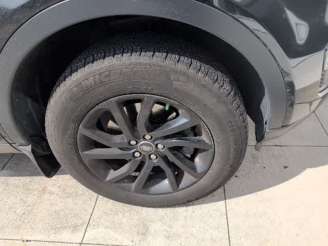 Thumbnail: 2018 Land Rover Discovery Sport - 9