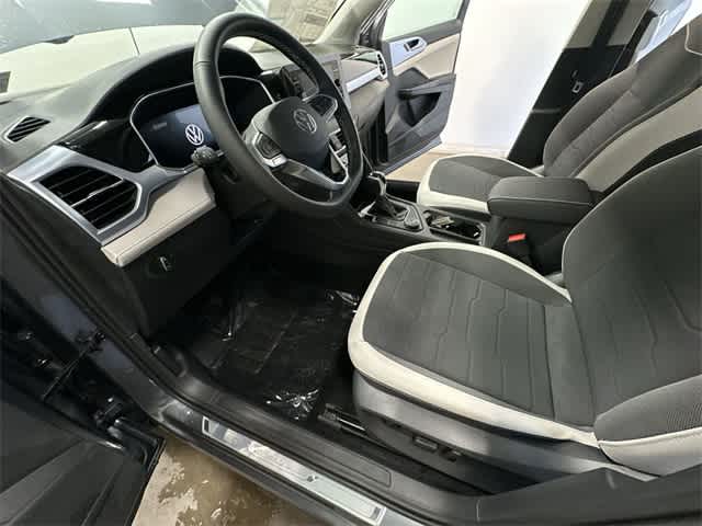 Thumbnail: 2025 Volkswagen Taos - 17