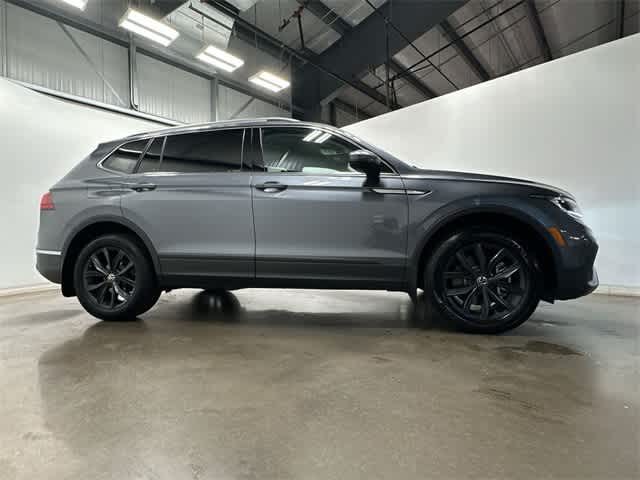 Thumbnail: 2024 Volkswagen Tiguan - 4
