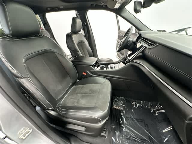 Thumbnail: 2023 Jeep Grand Cherokee - 23