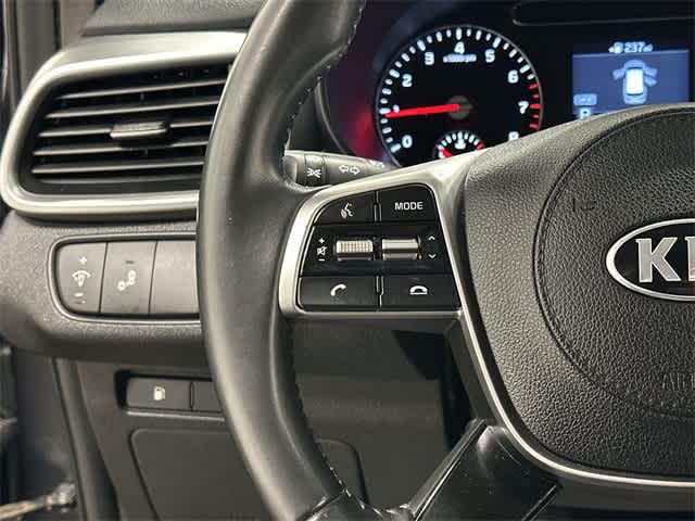 2019 Kia Sorento LX 8