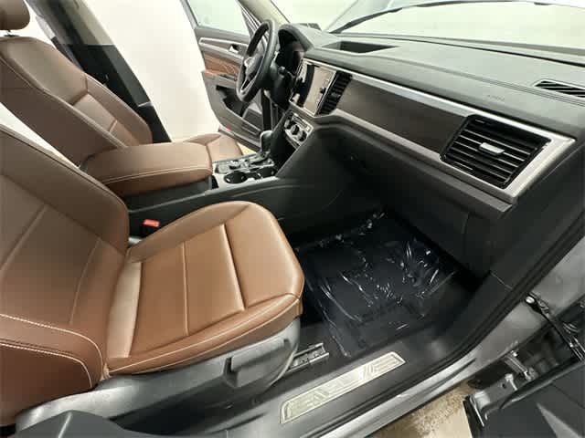 Thumbnail: 2023 Volkswagen Atlas - 22