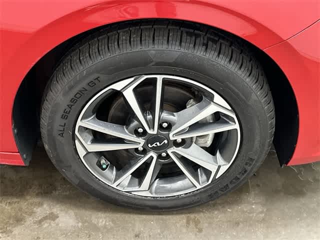 Thumbnail: 2023 Kia Forte - 5