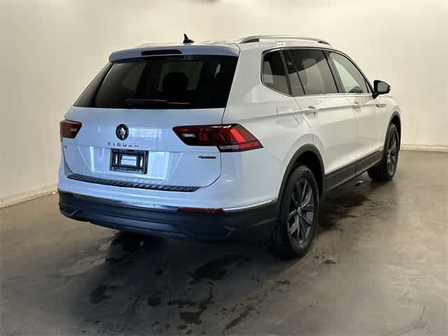 Thumbnail: 2023 Volkswagen Tiguan - 32