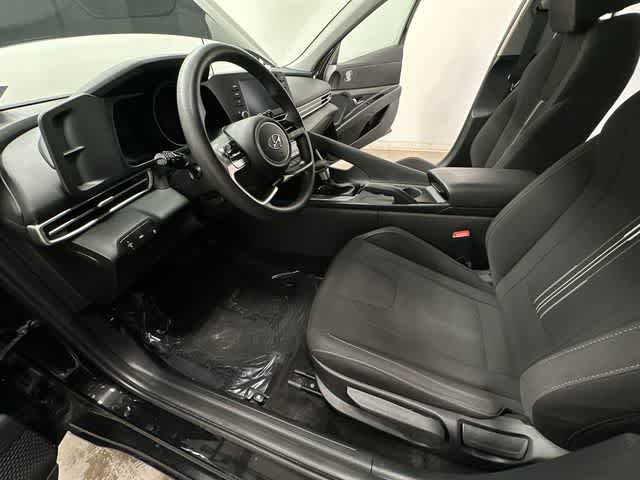 Thumbnail: 2023 Hyundai Elantra - 15