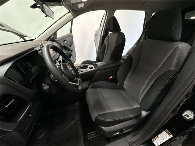 2021 Nissan Rogue SV 16