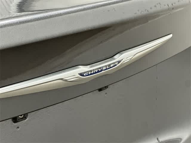 Thumbnail: 2015 Chrysler 200 - 24