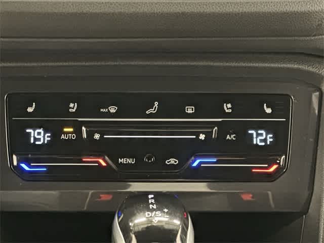 Thumbnail: 2022 Volkswagen Tiguan - 17