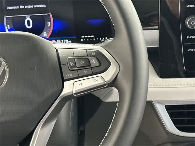 Thumbnail: 2025 Volkswagen Taos - 10