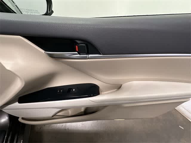 Thumbnail: 2018 Toyota Camry - 21