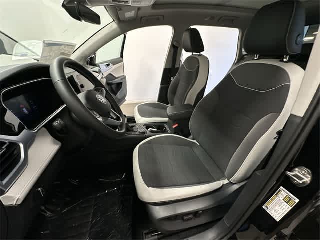 Thumbnail: 2025 Volkswagen Taos - 18