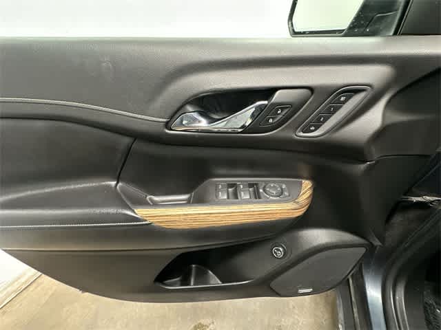 Thumbnail: 2019 GMC Acadia - 19