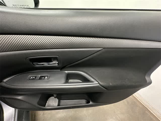 Thumbnail: 2016 Mitsubishi Outlander - 22