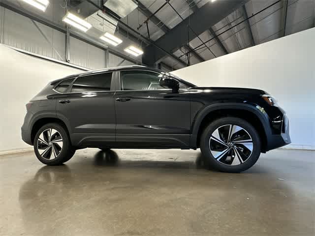 Thumbnail: 2025 Volkswagen Taos - 3