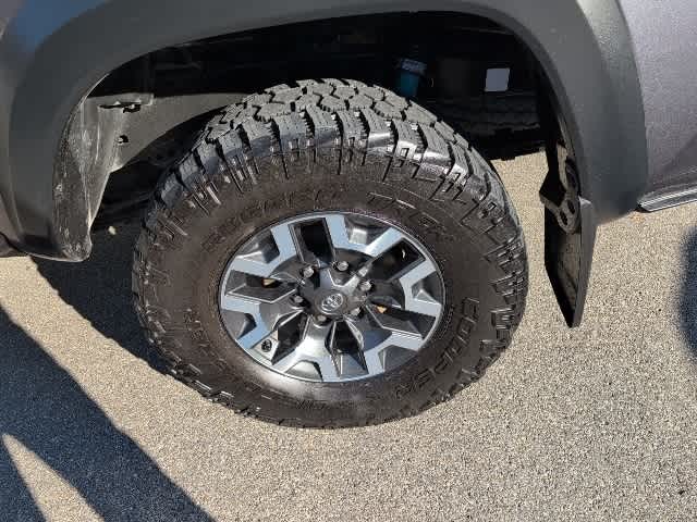 Thumbnail: 2021 Toyota Tacoma - 10