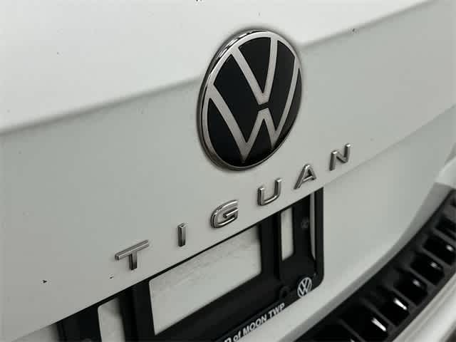 Thumbnail: 2022 Volkswagen Tiguan - 28