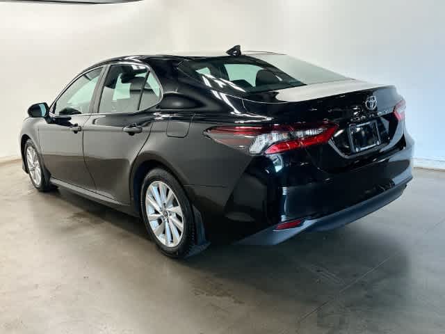 2022 Toyota Camry LE - Photo 26