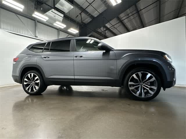 Thumbnail: 2022 Volkswagen Atlas - 4