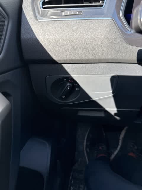 Thumbnail: 2022 Volkswagen Tiguan - 17