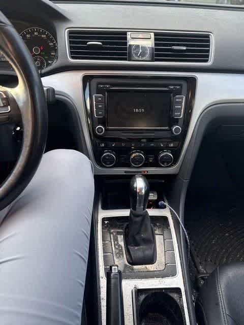 Thumbnail: 2012 Volkswagen Passat - 19