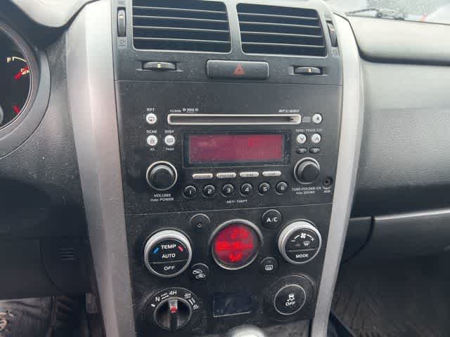 Thumbnail: 2012 Suzuki Grand Vitara - 16