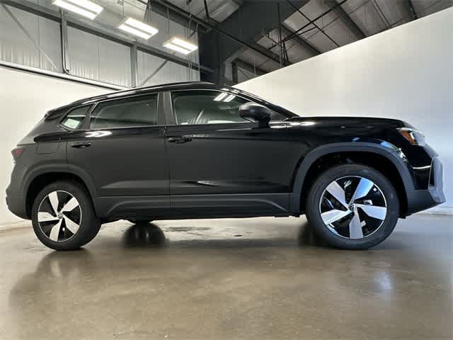 Thumbnail: 2025 Volkswagen Taos - 3