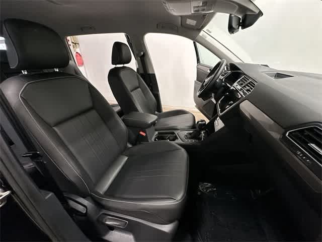 Thumbnail: 2022 Volkswagen Tiguan - 22