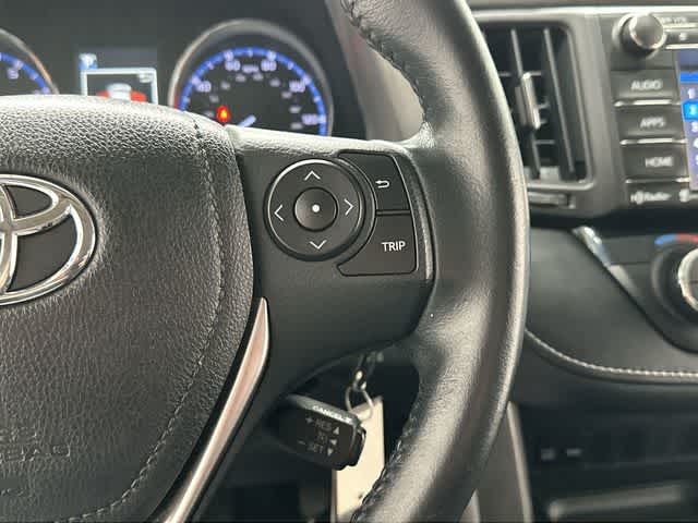 Thumbnail: 2016 Toyota RAV4 - 10