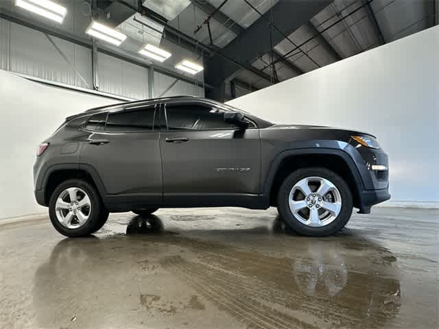 2019 Jeep Compass Latitude photo 3