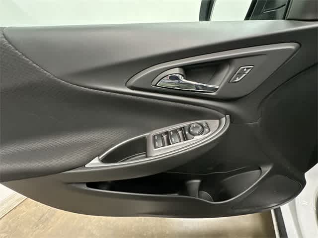 Thumbnail: 2022 Chevrolet Malibu - 17