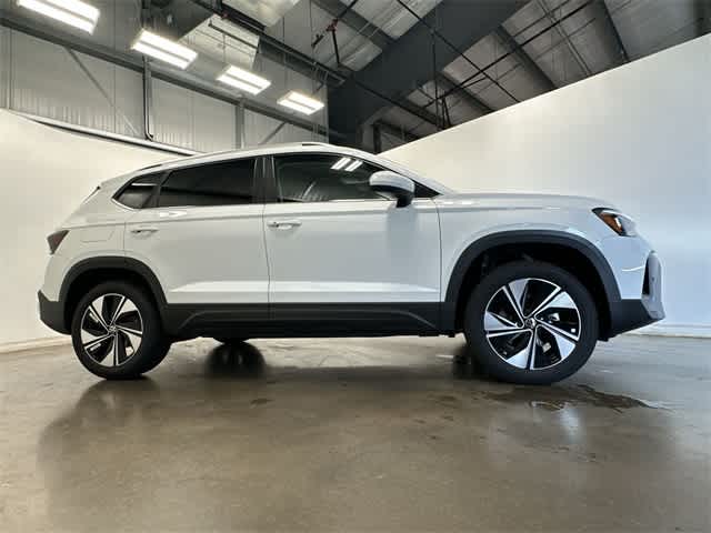 Thumbnail: 2025 Volkswagen Taos - 3