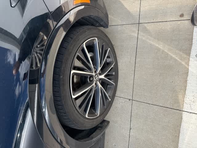 2024 Toyota Prius XLE photo 4