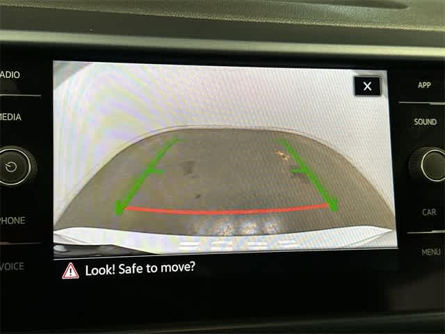 Thumbnail: 2022 Volkswagen Taos - 14