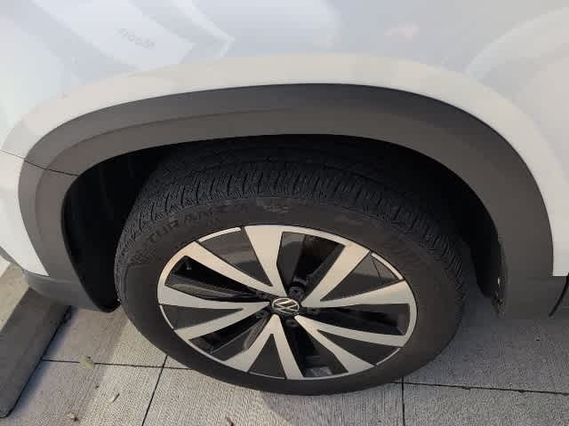 Thumbnail: 2023 Volkswagen Taos - 10