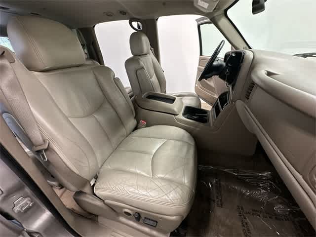 Thumbnail: 2004 Chevrolet Suburban - 18