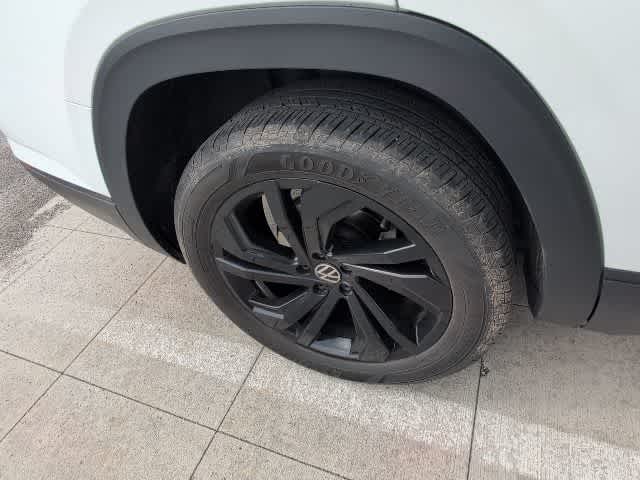 Thumbnail: 2023 Volkswagen Atlas - 9