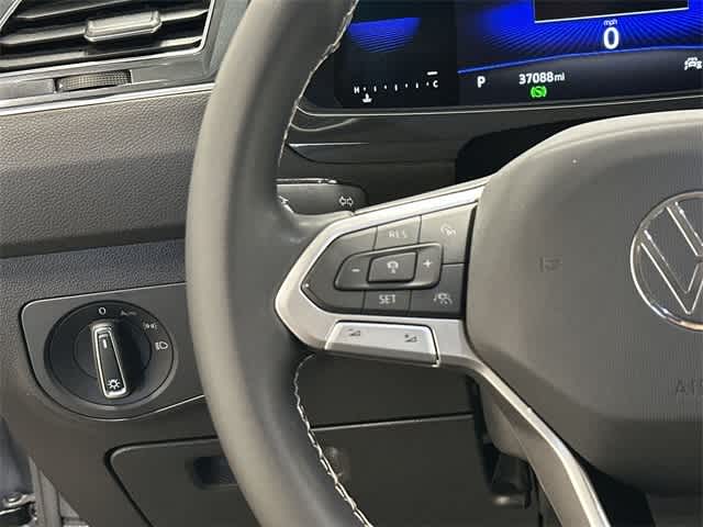 Thumbnail: 2022 Volkswagen Tiguan - 9