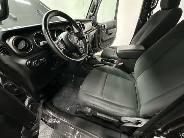 Thumbnail: 2022 Jeep Gladiator - 16