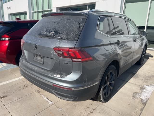 Thumbnail: 2022 Volkswagen Tiguan - 4