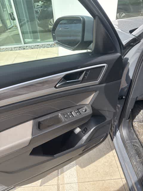 Thumbnail: 2023 Volkswagen Atlas - 12