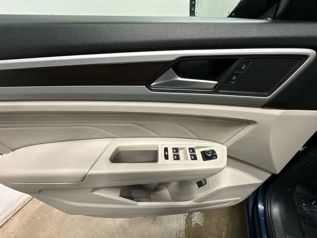 Thumbnail: 2023 Volkswagen Atlas - 18