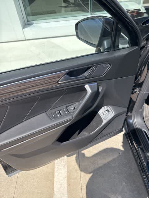 Thumbnail: 2022 Volkswagen Tiguan - 12