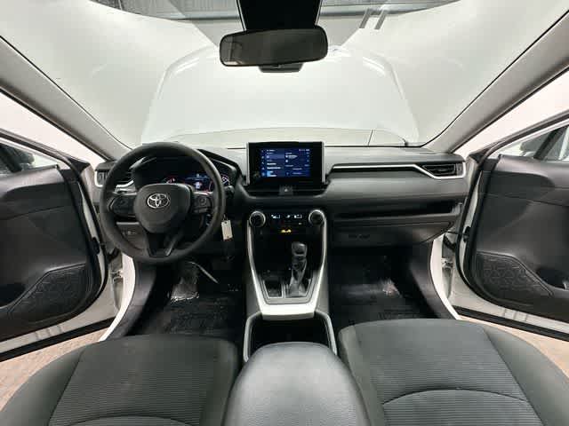 Thumbnail: 2023 Toyota RAV4 - 17
