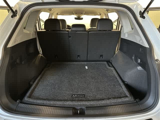 Thumbnail: 2023 Volkswagen Tiguan - 25