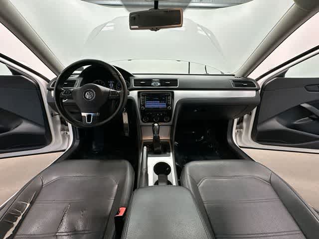 Thumbnail: 2013 Volkswagen Passat - 17