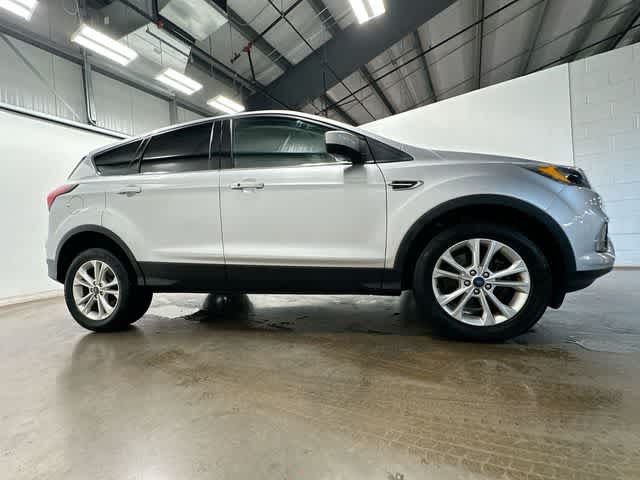 Thumbnail: 2019 Ford Escape - 3